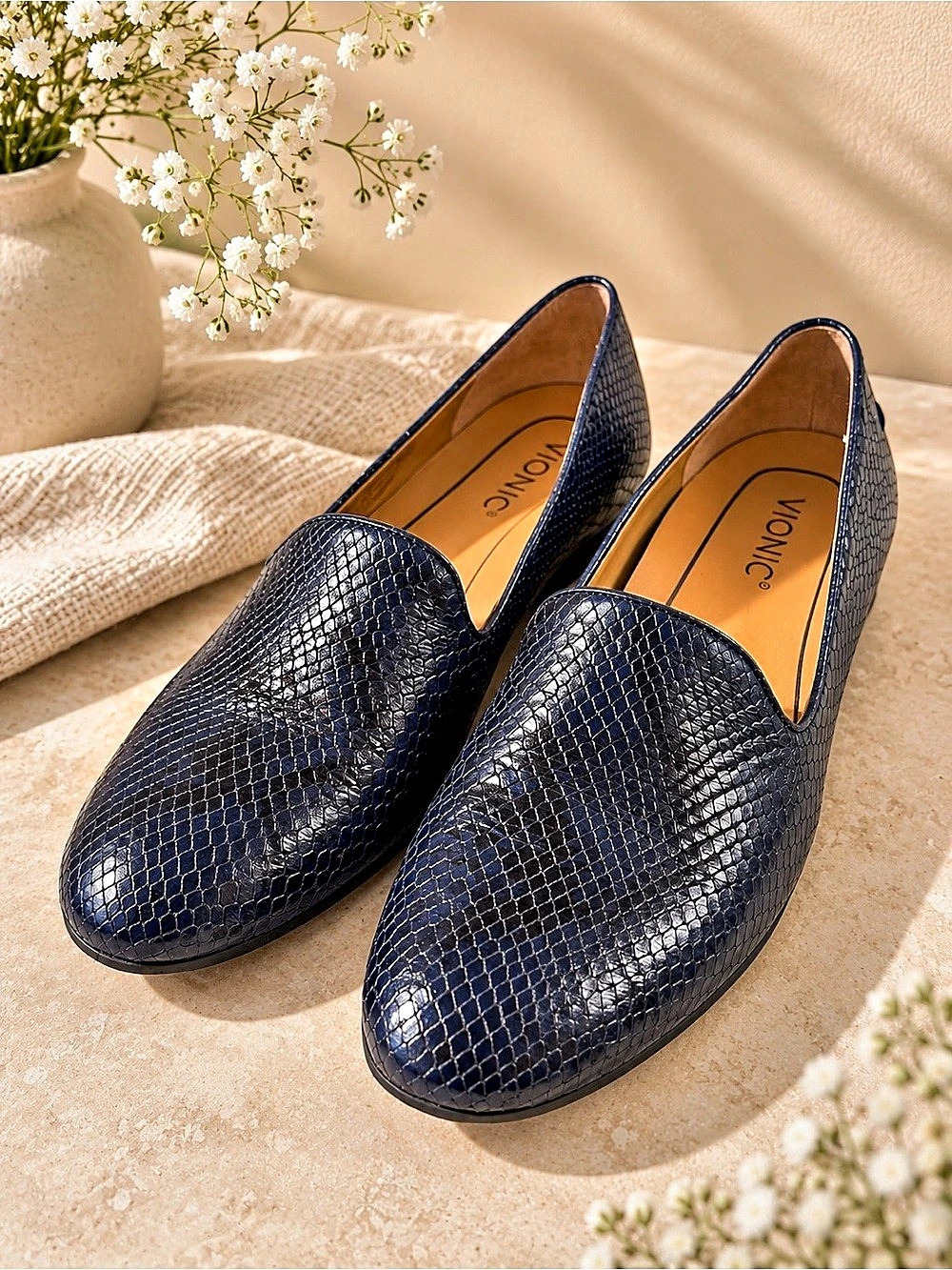 Vionic Willa Boa Navy Blue Snake Print Loafers Flats Women’s Size 8